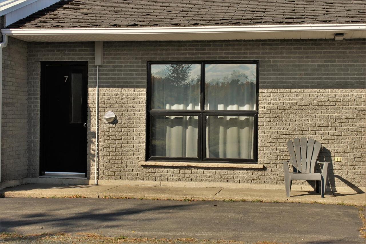 Motel Du Canton Valcourt Exterior foto